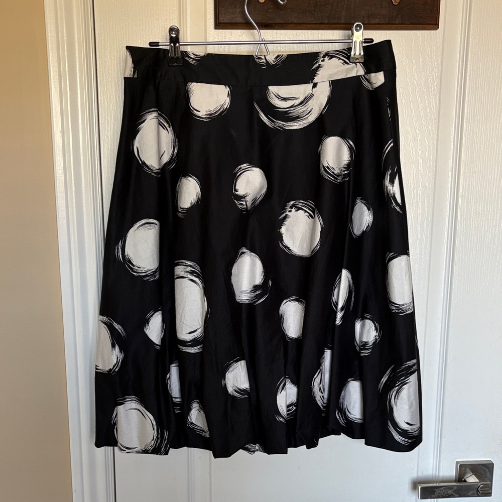 Anne Klein Black and White Patterned Midi Skirt